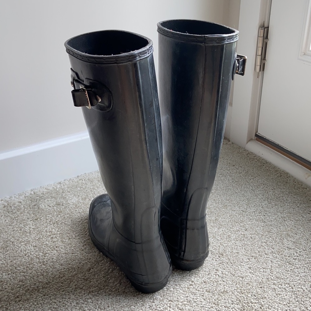 Women's Original Tall Hunter Rain Boots in Gloss Black - Picture 3 of 5